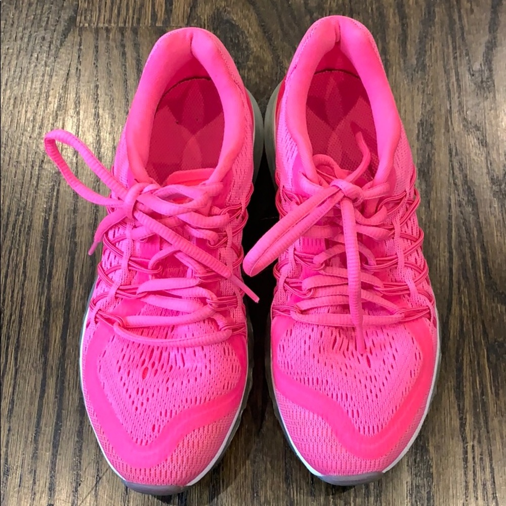 NIKE AIRMAX sz 4Y girls Hot Pink EUC